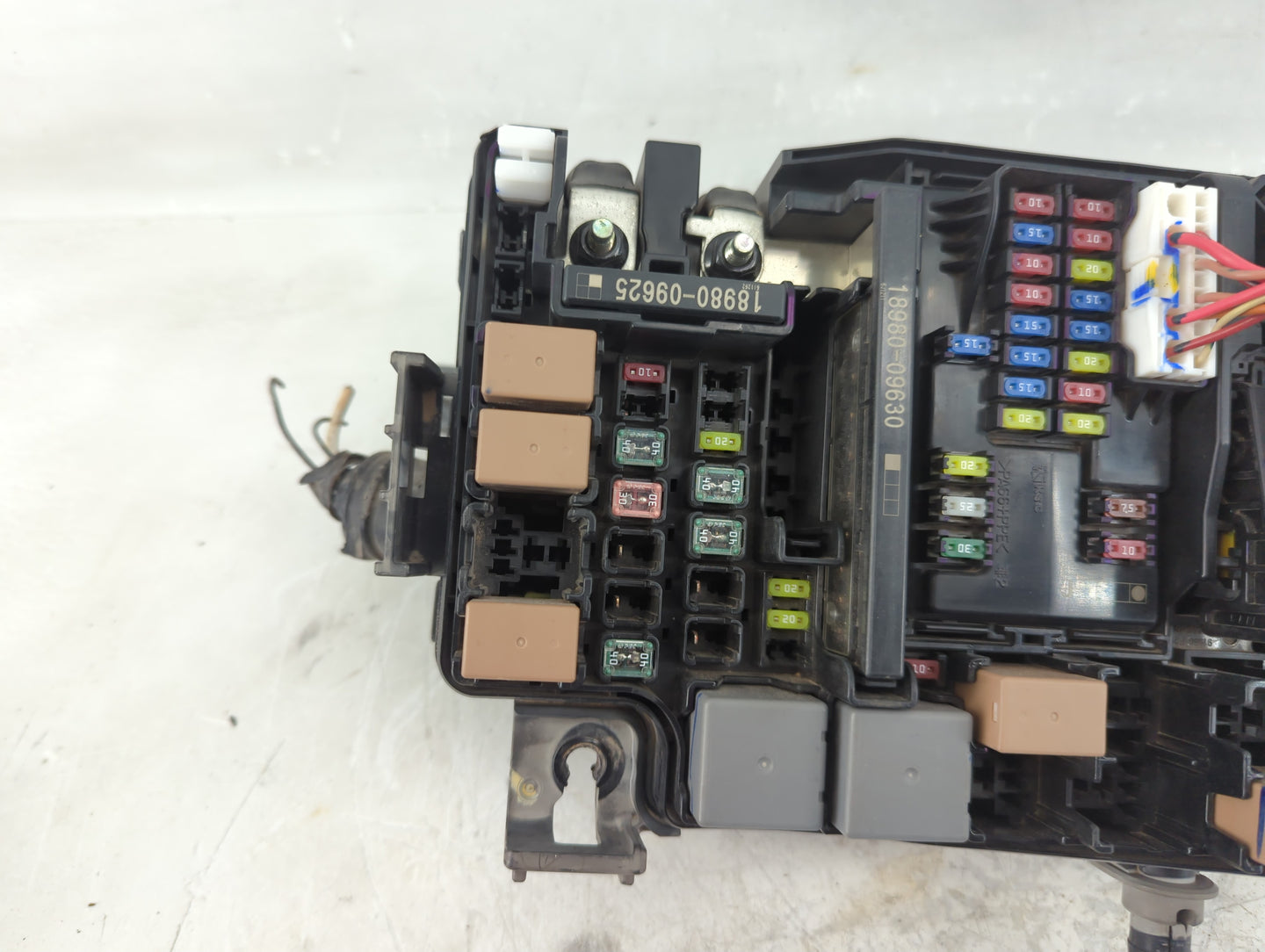 2018 Hyundai Elantra Fusebox Fuse Box Panel Relay Module P/N:1701171381 Fits OEM Used Auto Parts - Oemusedautoparts1.com