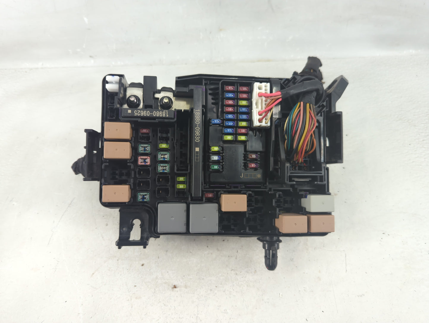 2018 Hyundai Elantra Fusebox Fuse Box Panel Relay Module P/N:91956-F2022 Fits OEM Used Auto Parts - Oemusedautoparts1.com