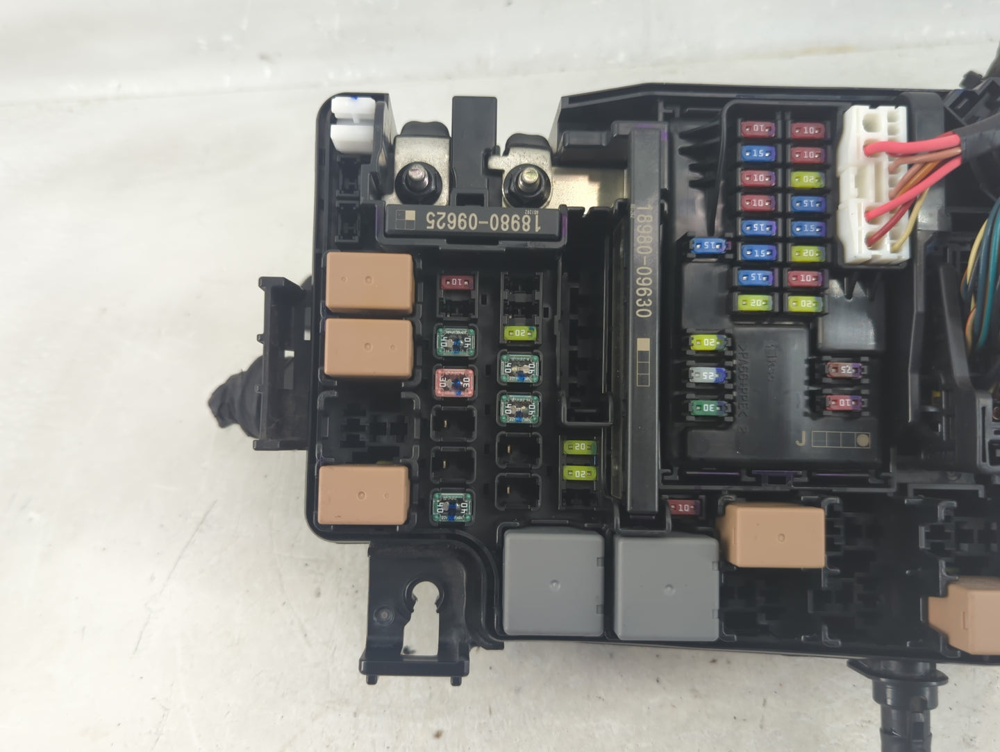 2018 Hyundai Elantra Fusebox Fuse Box Panel Relay Module P/N:91956-F2022 Fits OEM Used Auto Parts - Oemusedautoparts1.com