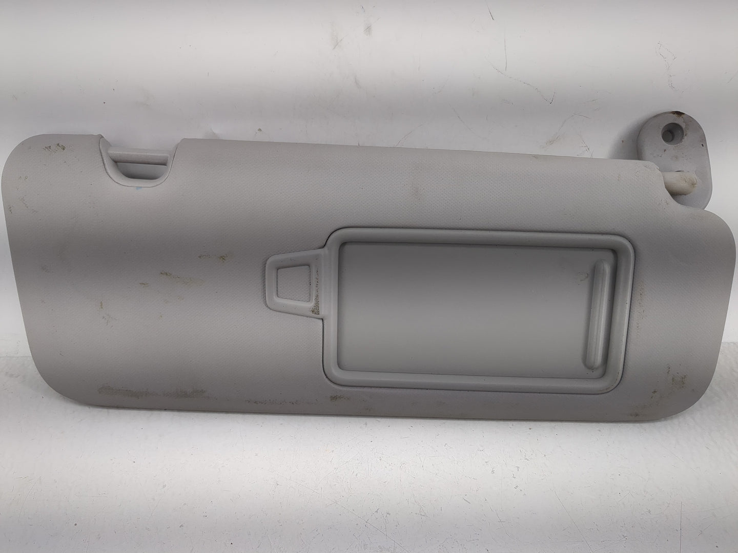2017-2020 Hyundai Elantra Sun Visor Shade Replacement Passenger Right Mirror Fits Fits 2017 2018 2019 2020 OEM Used Auto Par