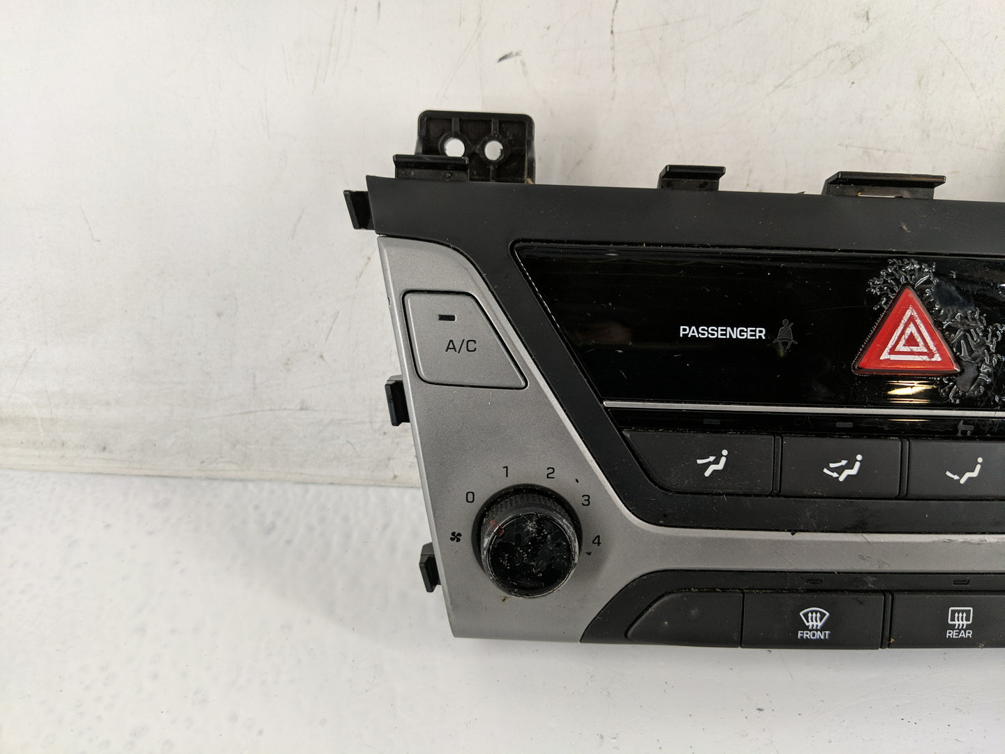 2017-2018 Hyundai Elantra Climate Control Module Temperature AC/Heater Replacement P/N:97250-F20524X Fits Fits 2017 2018 OEM