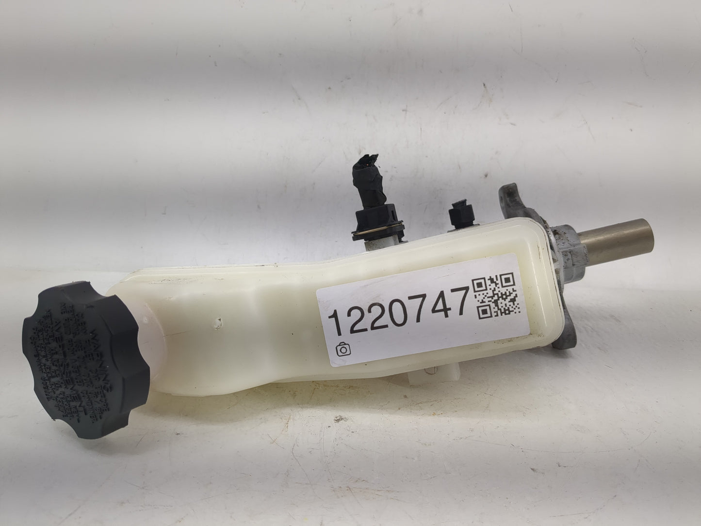 2017-2019 Hyundai Elantra Brake Master Cylinder 1220747 - Oemusedautoparts1.com