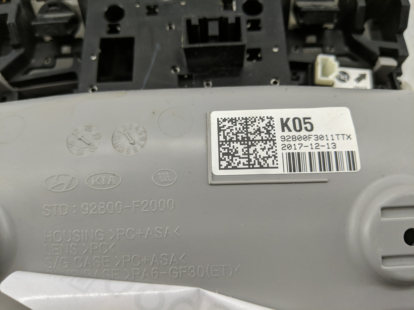 2018 Hyundai Elantra Overhead Roof Console - Oemusedautoparts1.com