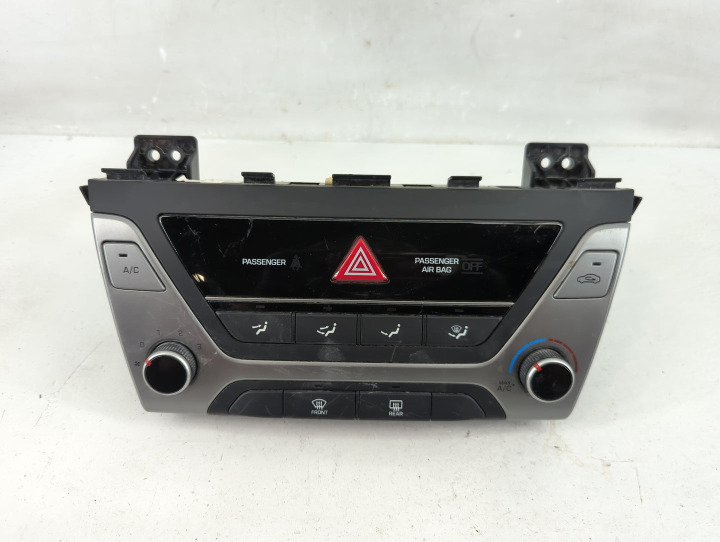 2018 Hyundai Elantra Climate Control Module Temperature AC/Heater Replacement P/N:97260-F20624X Fits OEM Used Auto Parts - O