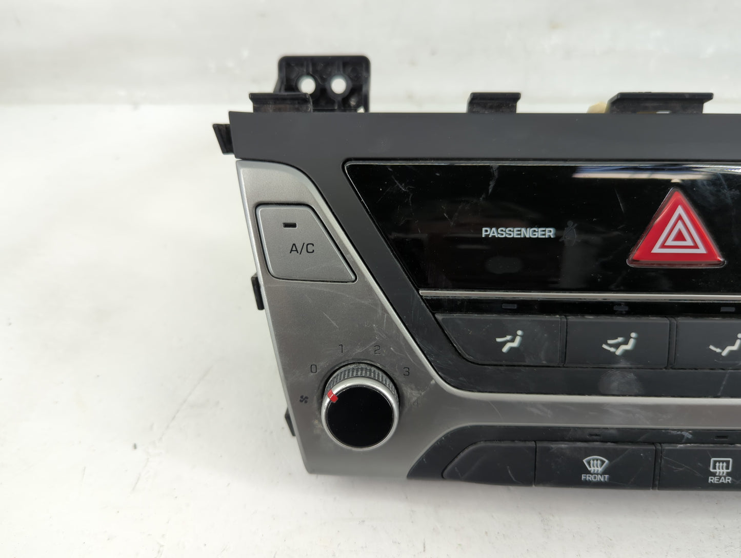 2018 Hyundai Elantra Climate Control Module Temperature AC/Heater Replacement P/N:97260-F20624X Fits OEM Used Auto Parts - O