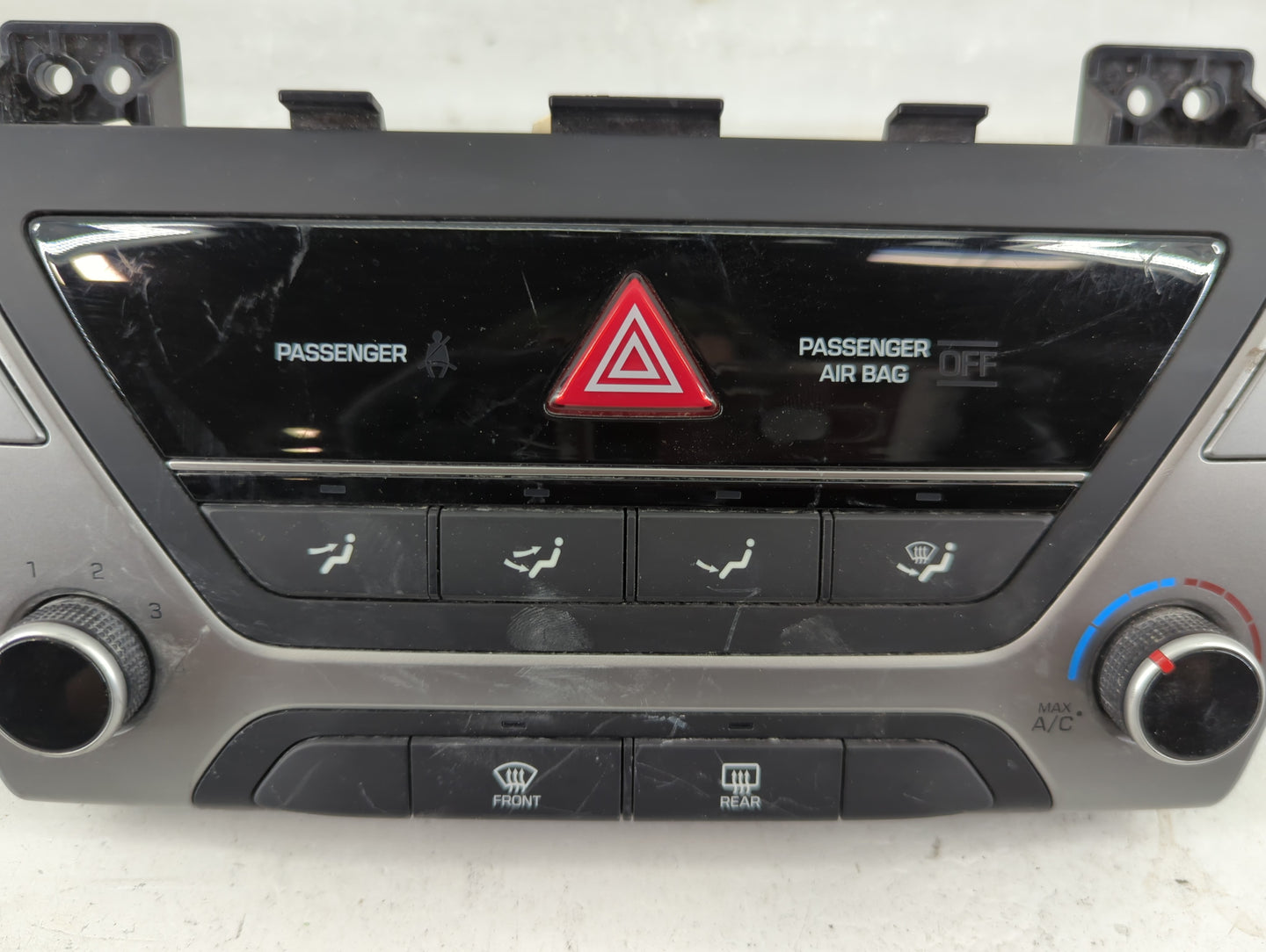 2018 Hyundai Elantra Climate Control Module Temperature AC/Heater Replacement P/N:97260-F20624X Fits OEM Used Auto Parts - O