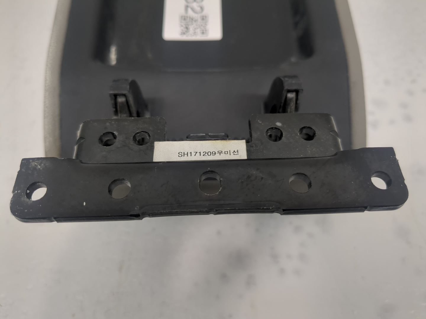 2018 Hyundai Elantra Center Console Armrest Cover Lid Fits OEM Used Auto Parts - Oemusedautoparts1.com