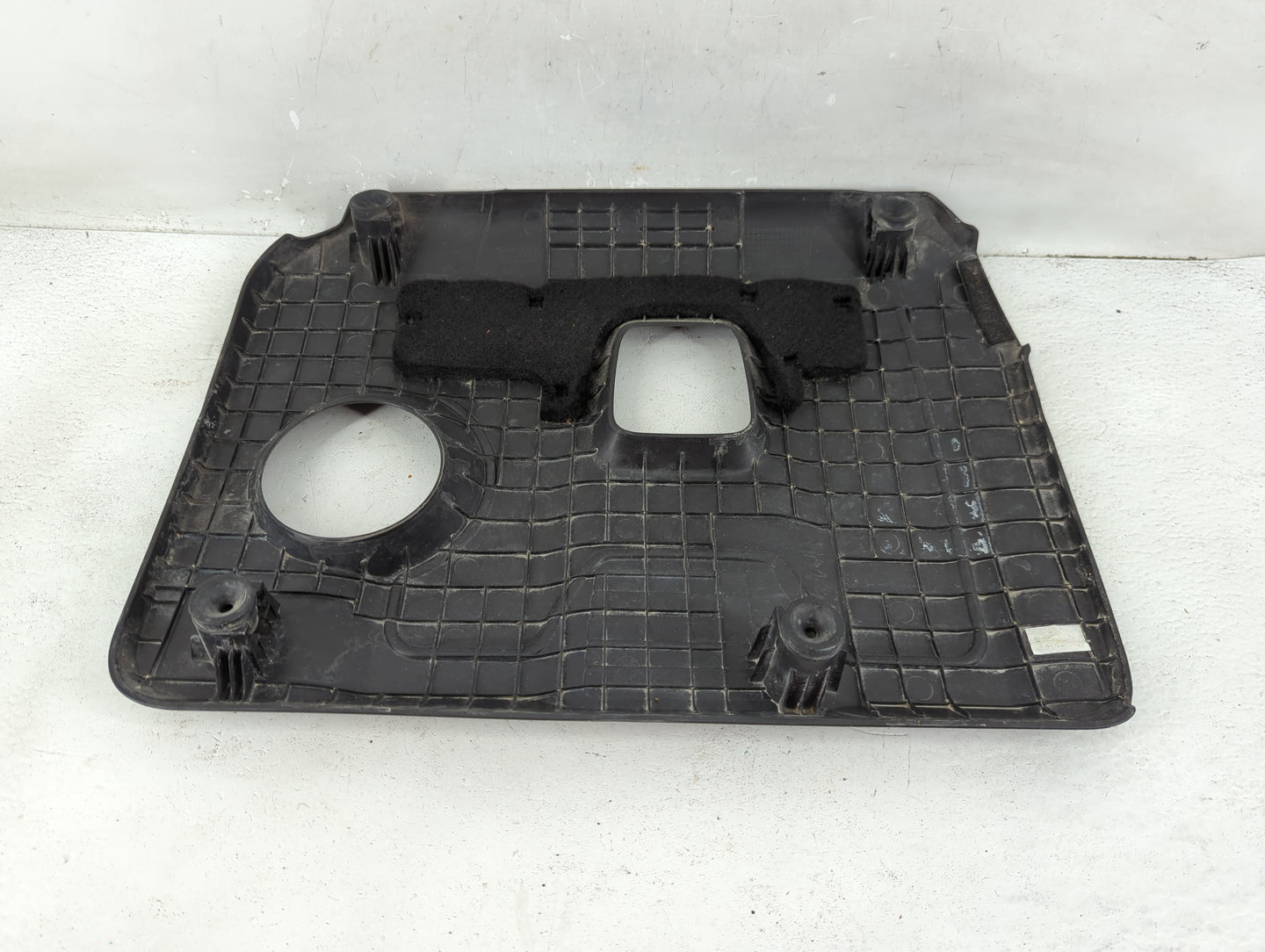 2018 Hyundai Elantra Engine Cover - Oemusedautoparts1.com