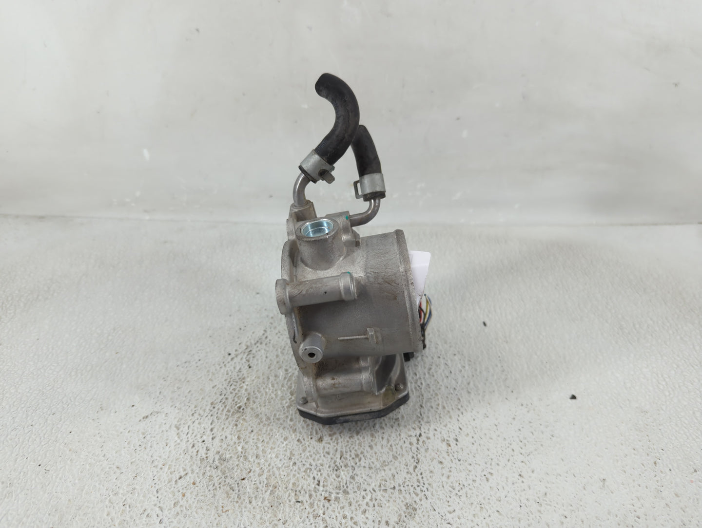 2011-2020 Hyundai Elantra Throttle Body P/N:35100-2E000 Fits Fits 2011 2012 2013 2014 2015 2016 2017 2018 2019 2020 2021 OEM