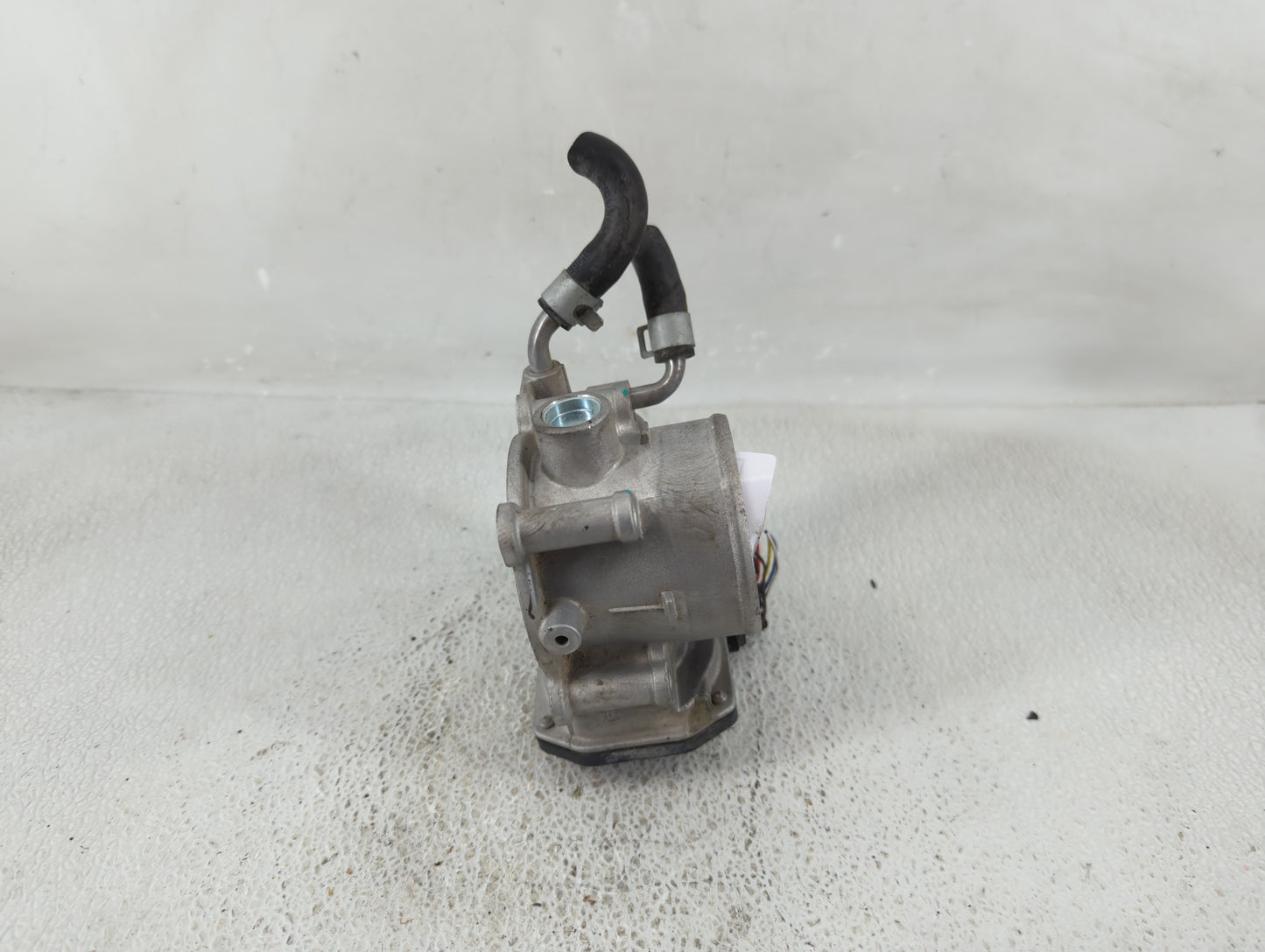 2011-2020 Hyundai Elantra Throttle Body P/N:35100-2E000 Fits Fits 2011 2012 2013 2014 2015 2016 2017 2018 2019 2020 2021 OEM