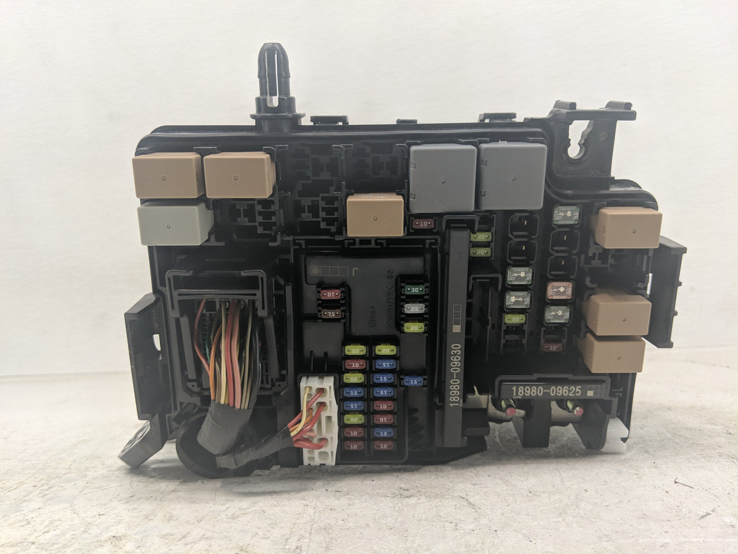 2018 Hyundai Elantra Fusebox Fuse Box Panel Relay Module P/N:91956-F2022 Fits OEM Used Auto Parts - Oemusedautoparts1.com