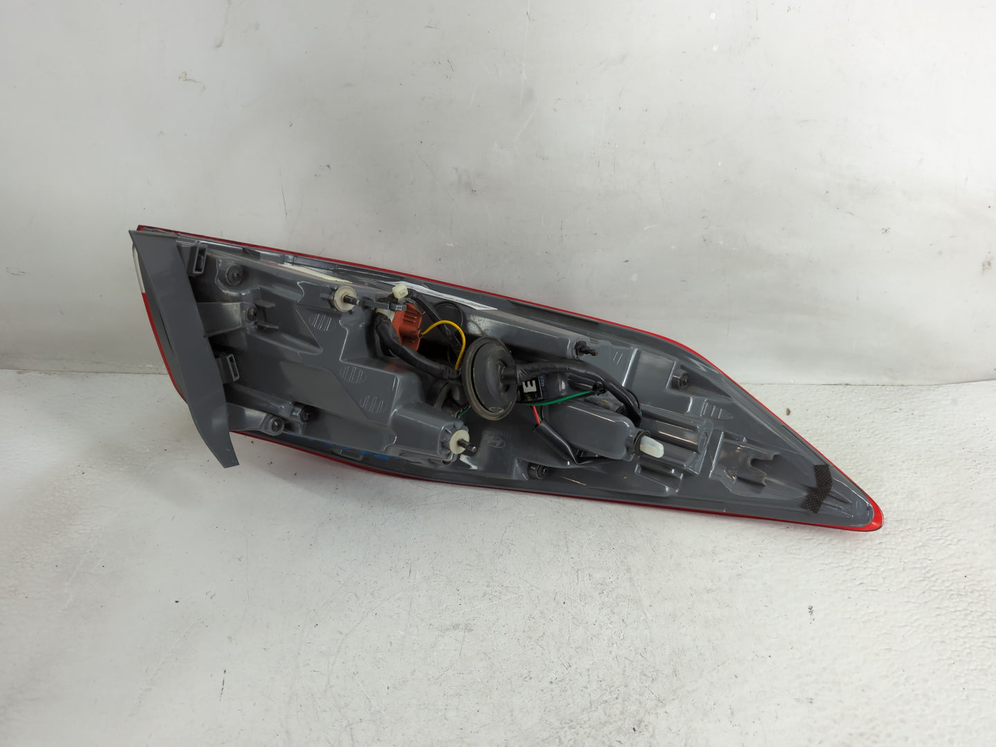 2017-2018 Hyundai Elantra Tail Light Assembly Passenger Right OEM P/N:92402-F30 Fits Fits 2017 2018 OEM Used Auto Parts - Oe