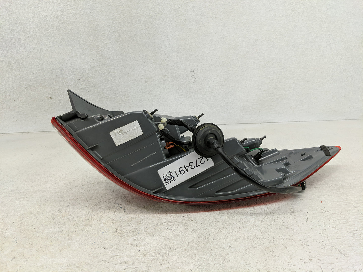 2018-2020 Hyundai Elantra Tail Light Assembly Driver Left OEM P/N:92401-F30 Fits Fits 2018 2019 2020 OEM Used Auto Parts - O