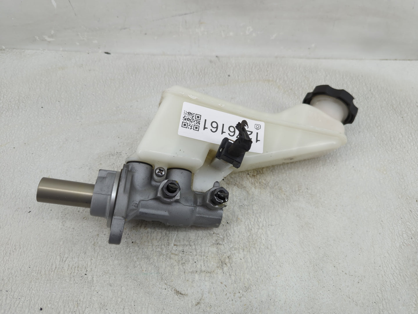 2017-2019 Hyundai Elantra Brake Master Cylinder 1276161 - Oemusedautoparts1.com