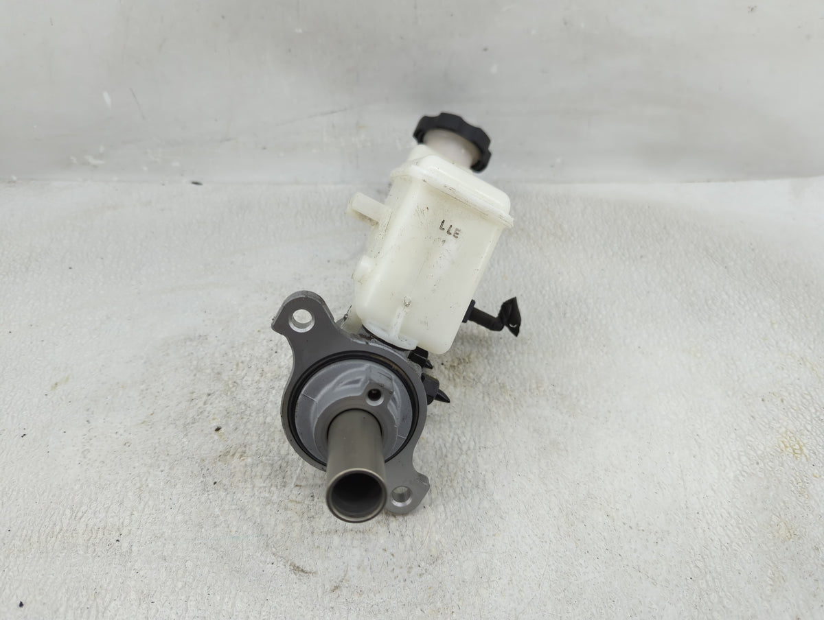 2017-2019 Hyundai Elantra Brake Master Cylinder 1276161 - Oemusedautoparts1.com