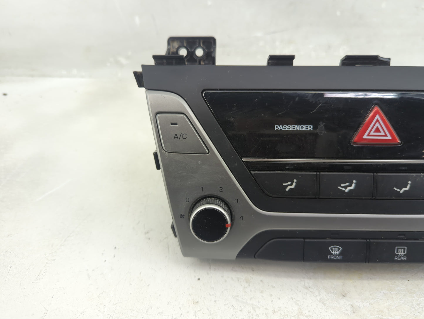 2017-2018 Hyundai Elantra Climate Control Module Temperature AC/Heater Replacement P/N:97250-F20524X Fits Fits 2017 2018 OEM