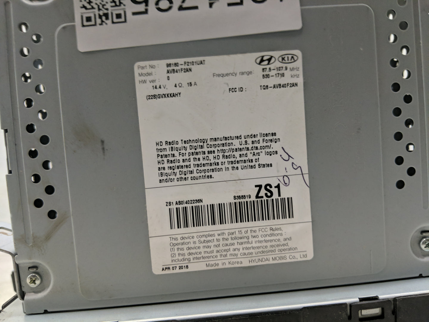 2017-2018 Hyundai Elantra Radio AM FM Cd Player Receiver Replacement P/N:96160-F2101UAT Fits Fits 2017 2018 OEM Used Auto Pa
