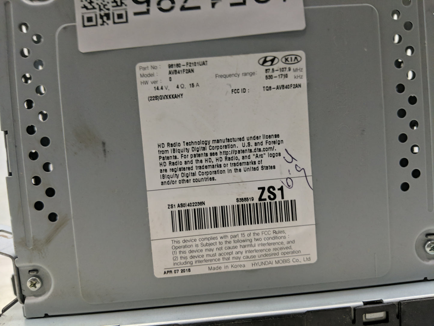 2017-2018 Hyundai Elantra Radio AM FM Cd Player Receiver Replacement P/N:96160-F2101UAT Fits Fits 2017 2018 OEM Used Auto Pa