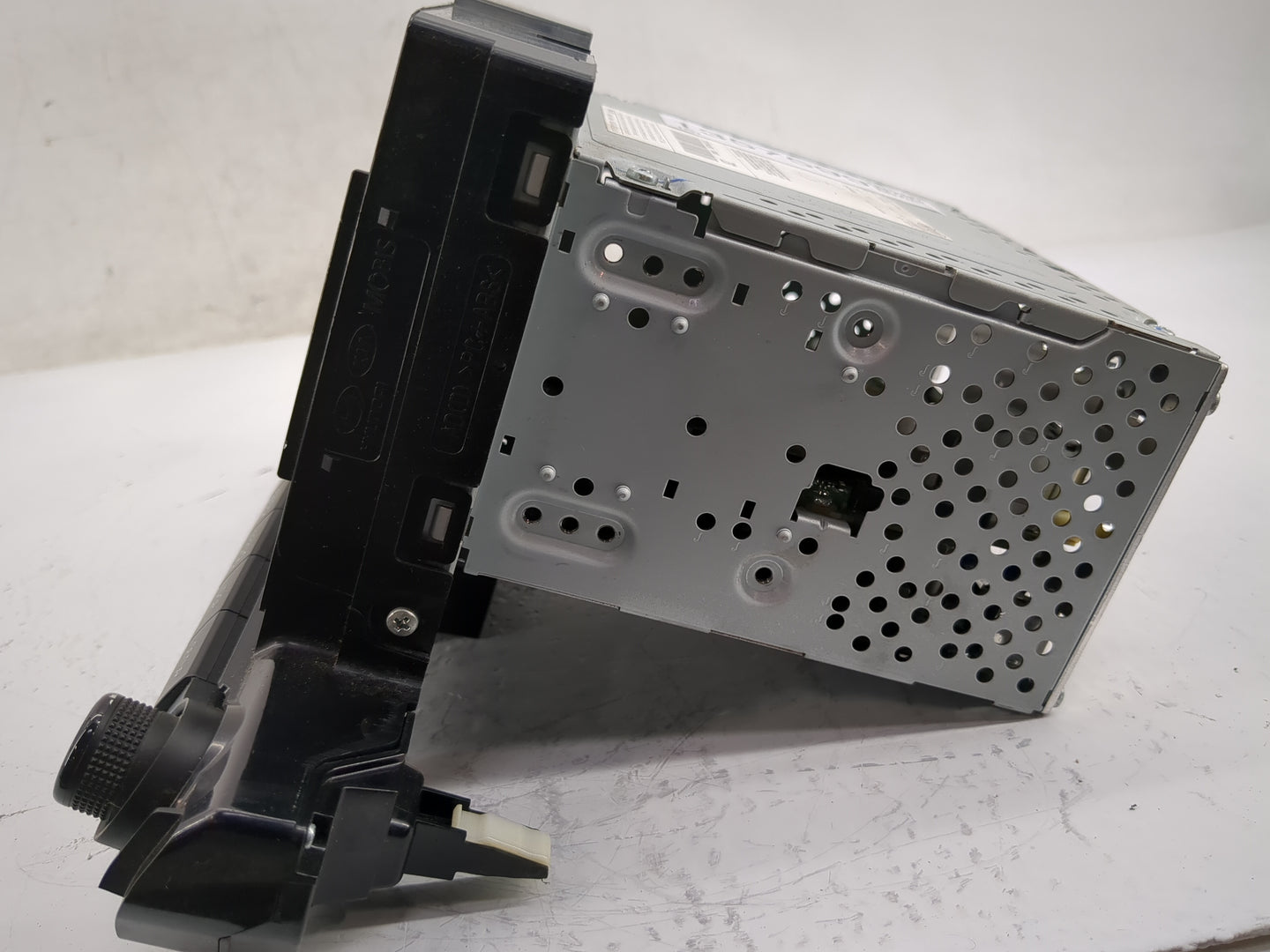 2017-2018 Hyundai Elantra Radio AM FM Cd Player Receiver Replacement P/N:96160-F2101UAT Fits Fits 2017 2018 OEM Used Auto Pa