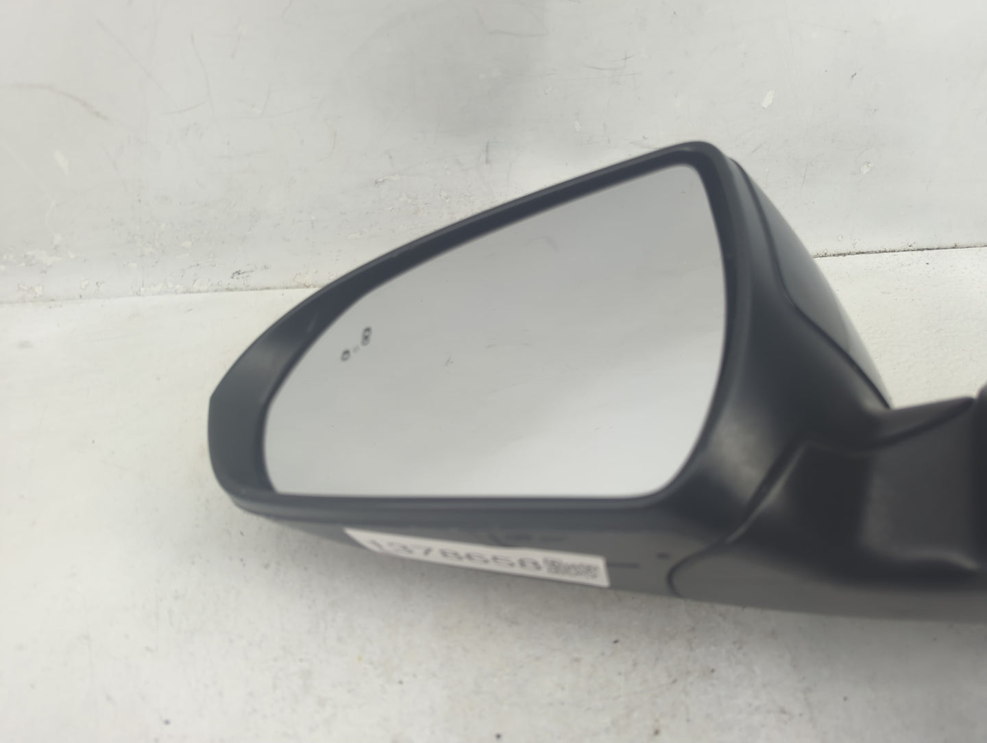 2017-2020 Hyundai Elantra Driver Side View Mirror - Left Door Mirror OEM Used - Oemusedautoparts1.com