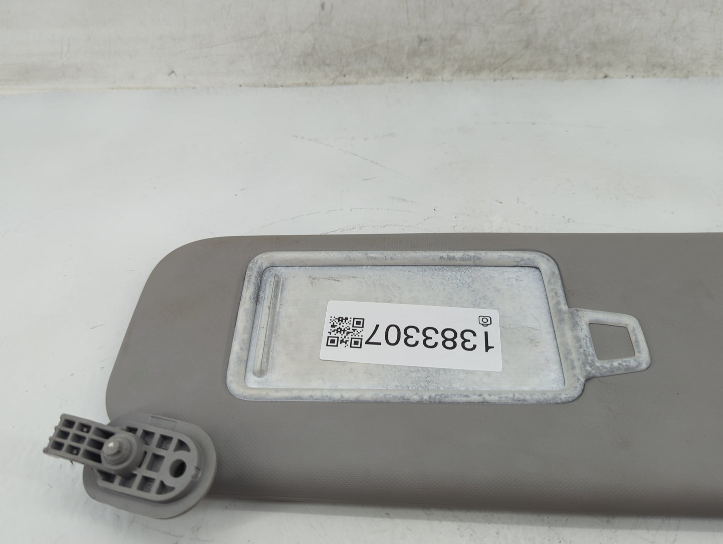 2017-2020 Hyundai Elantra Sun Visor Shade Replacement Passenger Right Mirror Fits Fits 2017 2018 2019 2020 OEM Used Auto Par