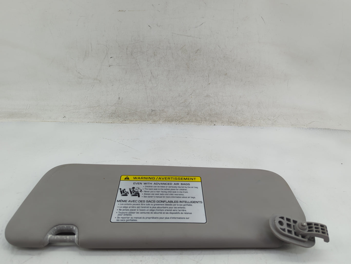 2017-2020 Hyundai Elantra Sun Visor Shade Replacement Passenger Right Mirror Fits Fits 2017 2018 2019 2020 OEM Used Auto Par