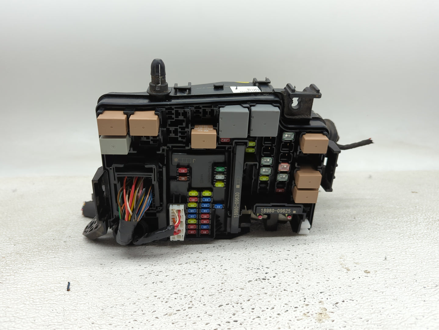 2018 Hyundai Elantra Fusebox Fuse Box Panel Relay Module P/N:91203 F2485C Fits OEM Used Auto Parts - Oemusedautoparts1.com