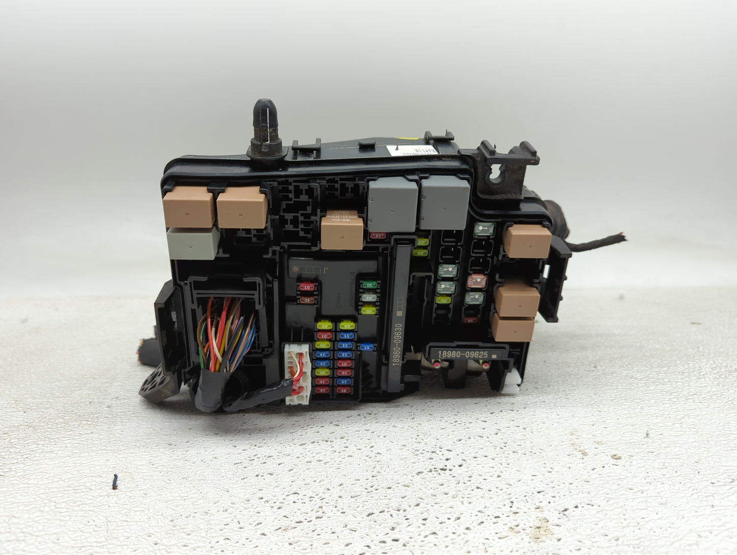 2018 Hyundai Elantra Fusebox Fuse Box Panel Relay Module P/N:91203 F2485C Fits OEM Used Auto Parts - Oemusedautoparts1.com