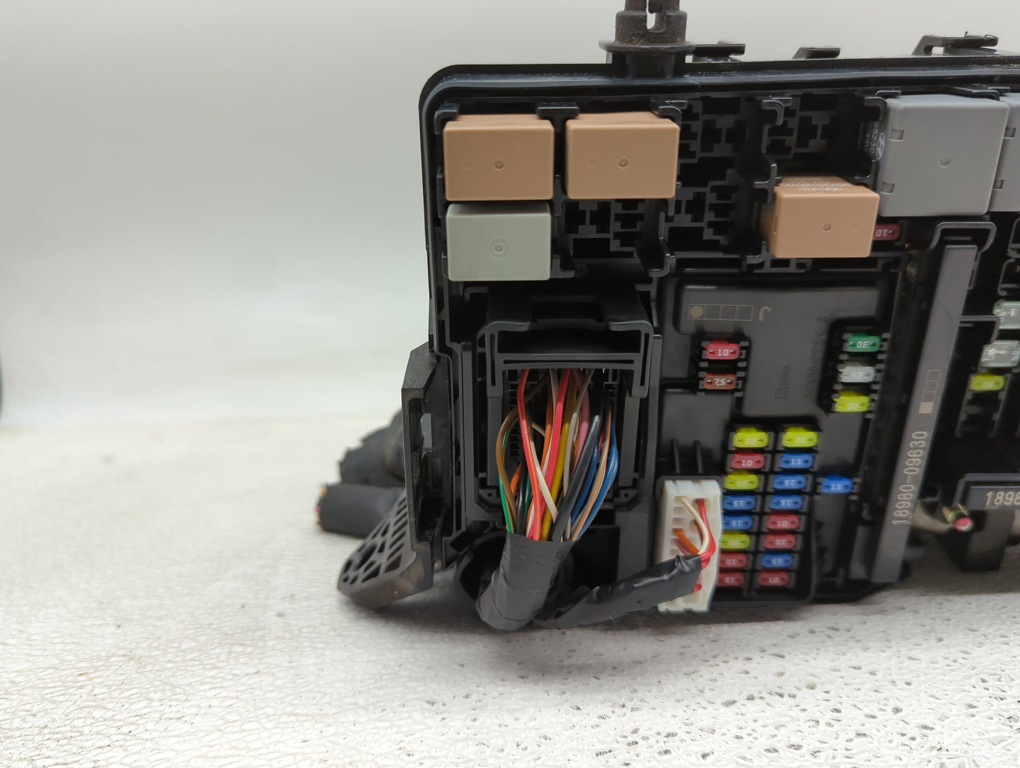 2018 Hyundai Elantra Fusebox Fuse Box Panel Relay Module P/N:91203 F2485C Fits OEM Used Auto Parts - Oemusedautoparts1.com