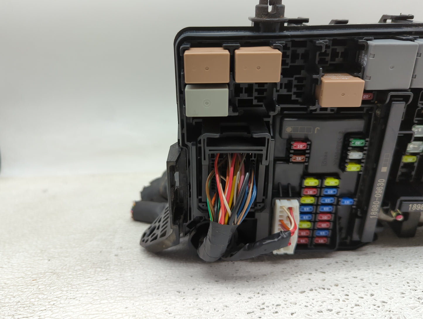 2018 Hyundai Elantra Fusebox Fuse Box Panel Relay Module P/N:91203 F2485C Fits OEM Used Auto Parts - Oemusedautoparts1.com