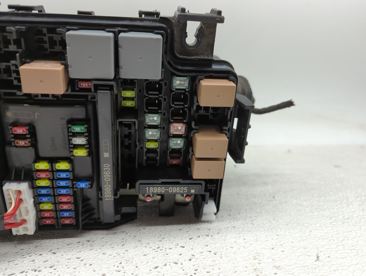 2018 Hyundai Elantra Fusebox Fuse Box Panel Relay Module P/N:91203 F2485C Fits OEM Used Auto Parts - Oemusedautoparts1.com