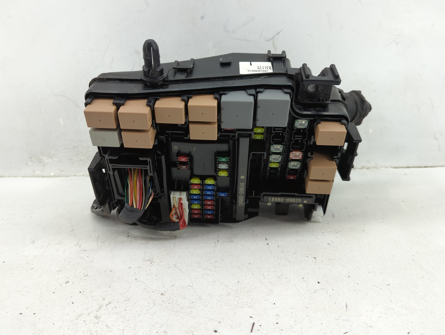 2018 Hyundai Elantra Fusebox Fuse Box Panel Relay Module P/N:91956-F2022 91203F2445C Fits OEM Used Auto Parts - Oemusedautop