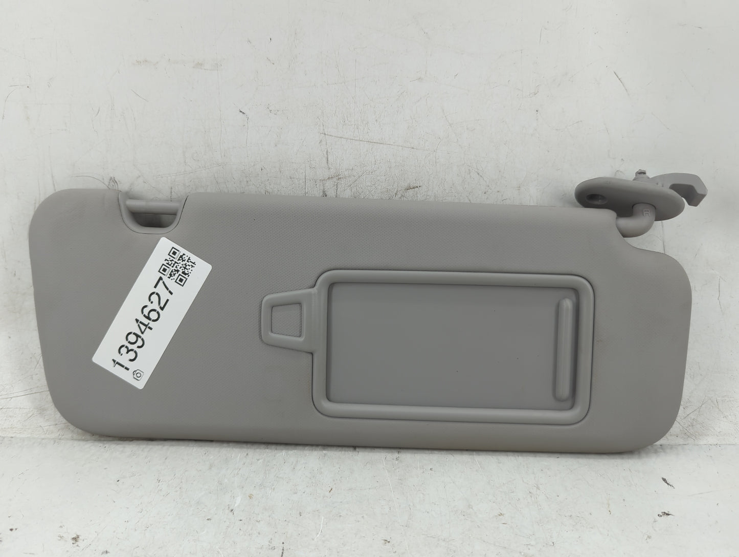 2017-2020 Hyundai Elantra Sun Visor Shade Replacement Passenger Right Mirror Fits Fits 2017 2018 2019 2020 OEM Used Auto Par