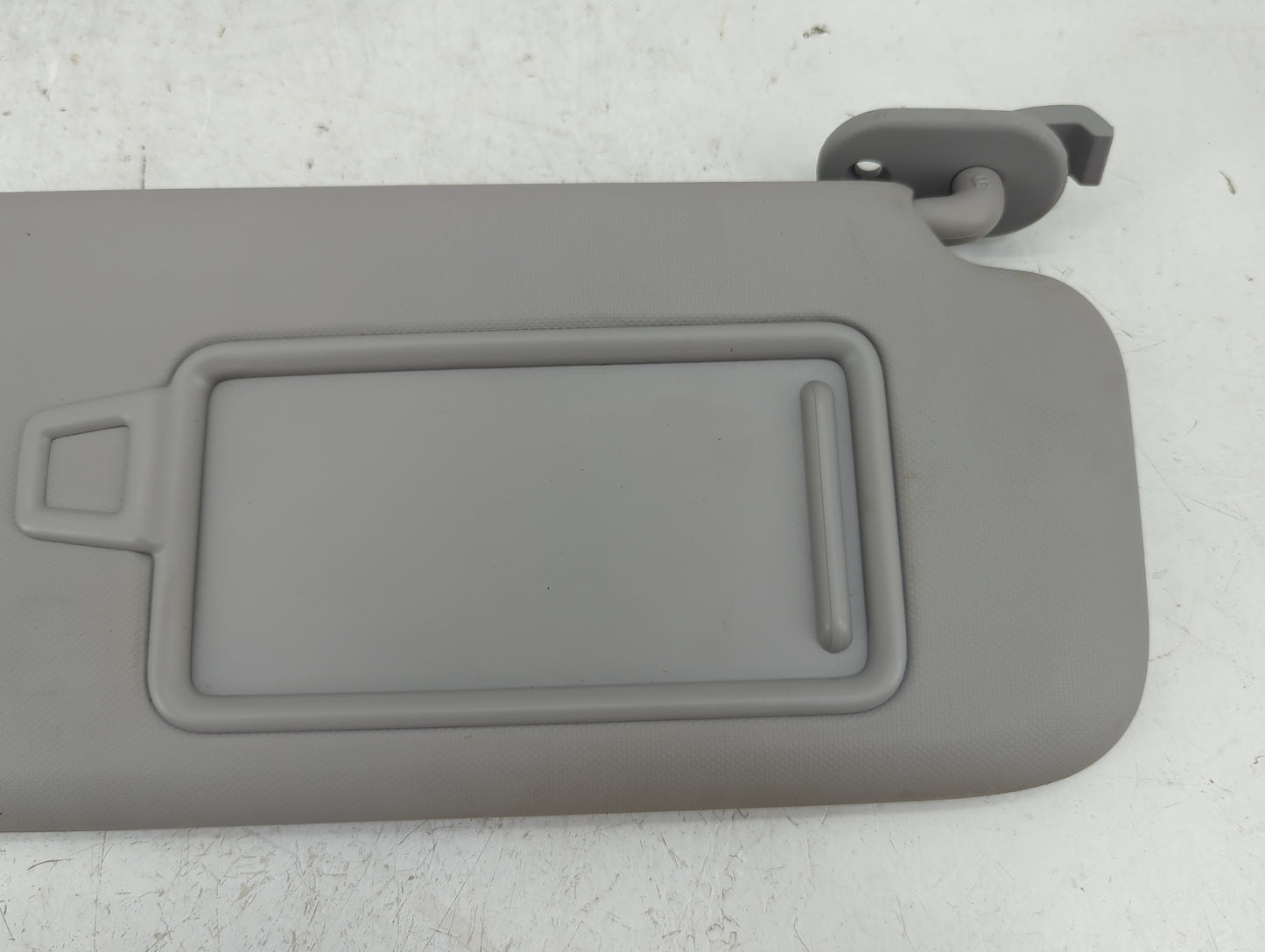 2017-2020 Hyundai Elantra Sun Visor Shade Replacement Passenger Right Mirror Fits Fits 2017 2018 2019 2020 OEM Used Auto Par