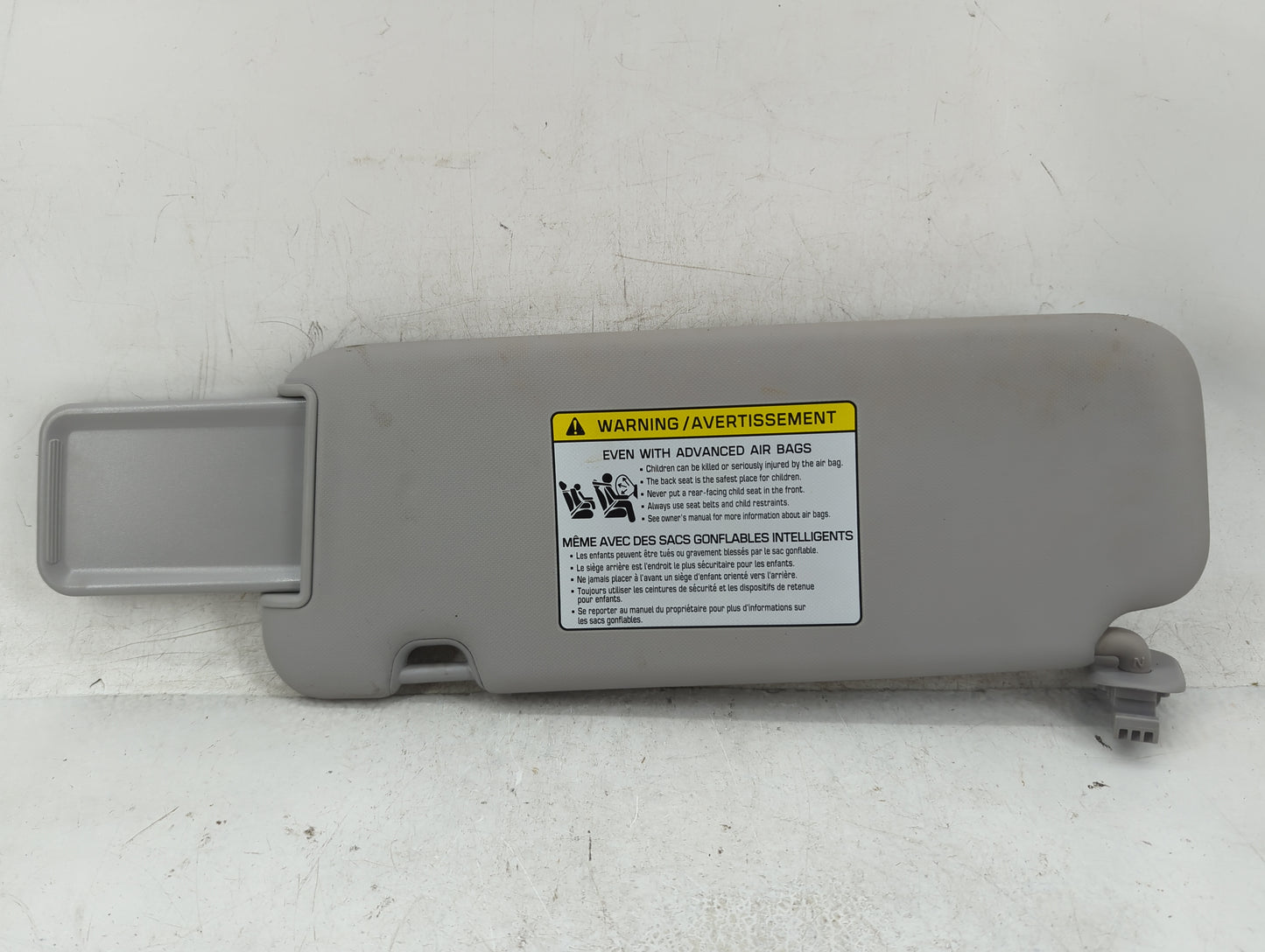 2017-2020 Hyundai Elantra Sun Visor Shade Replacement Passenger Right Mirror Fits Fits 2017 2018 2019 2020 OEM Used Auto Par