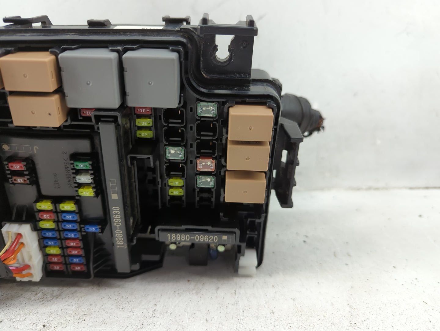 2018 Hyundai Elantra Fusebox Fuse Box Panel Relay Module P/N:91203 F2355 Fits OEM Used Auto Parts - Oemusedautoparts1.com