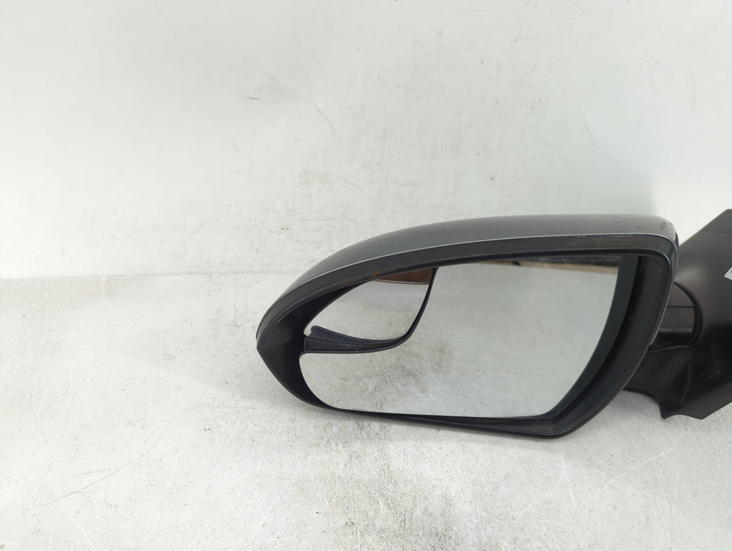 2017-2018 Hyundai Elantra Driver Side View Mirror - Left Door Mirror OEM Used - Oemusedautoparts1.com