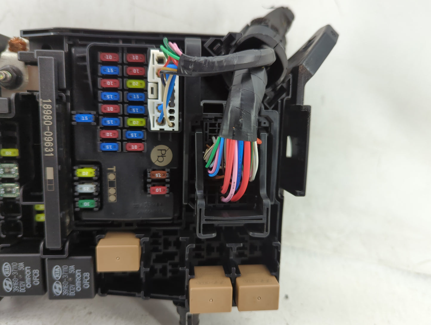 2018 Hyundai Elantra Fusebox Fuse Box Panel Relay Module P/N:91240-K0501 Fits OEM Used Auto Parts - Oemusedautoparts1.com