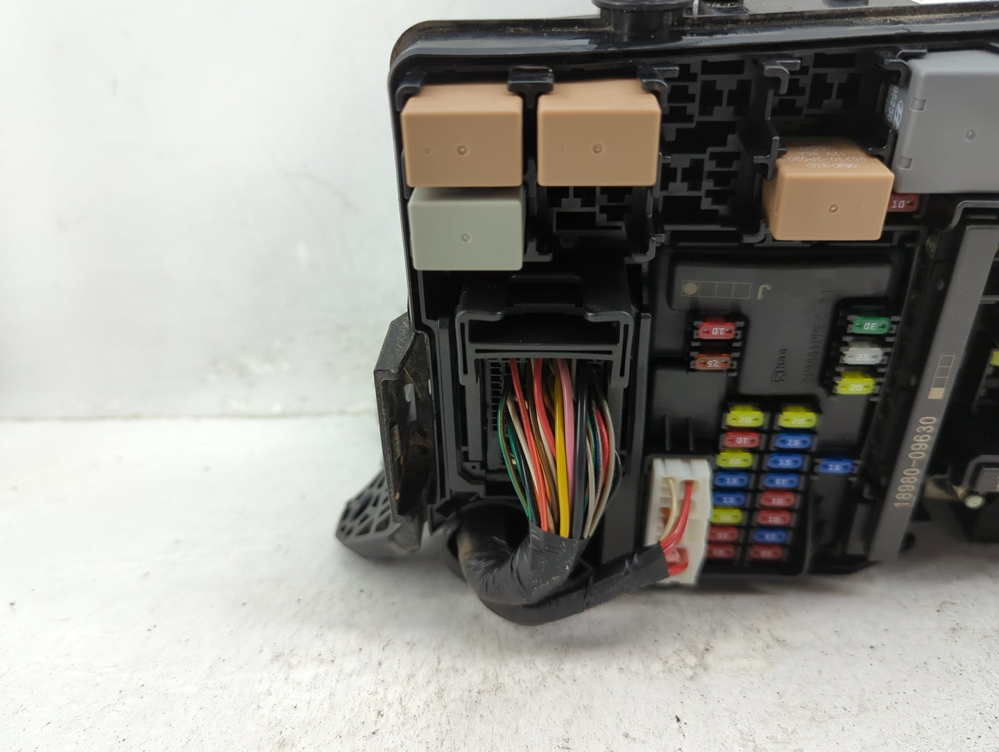 2018 Hyundai Elantra Fusebox Fuse Box Panel Relay Module P/N:91203 F2485C Fits OEM Used Auto Parts - Oemusedautoparts1.com