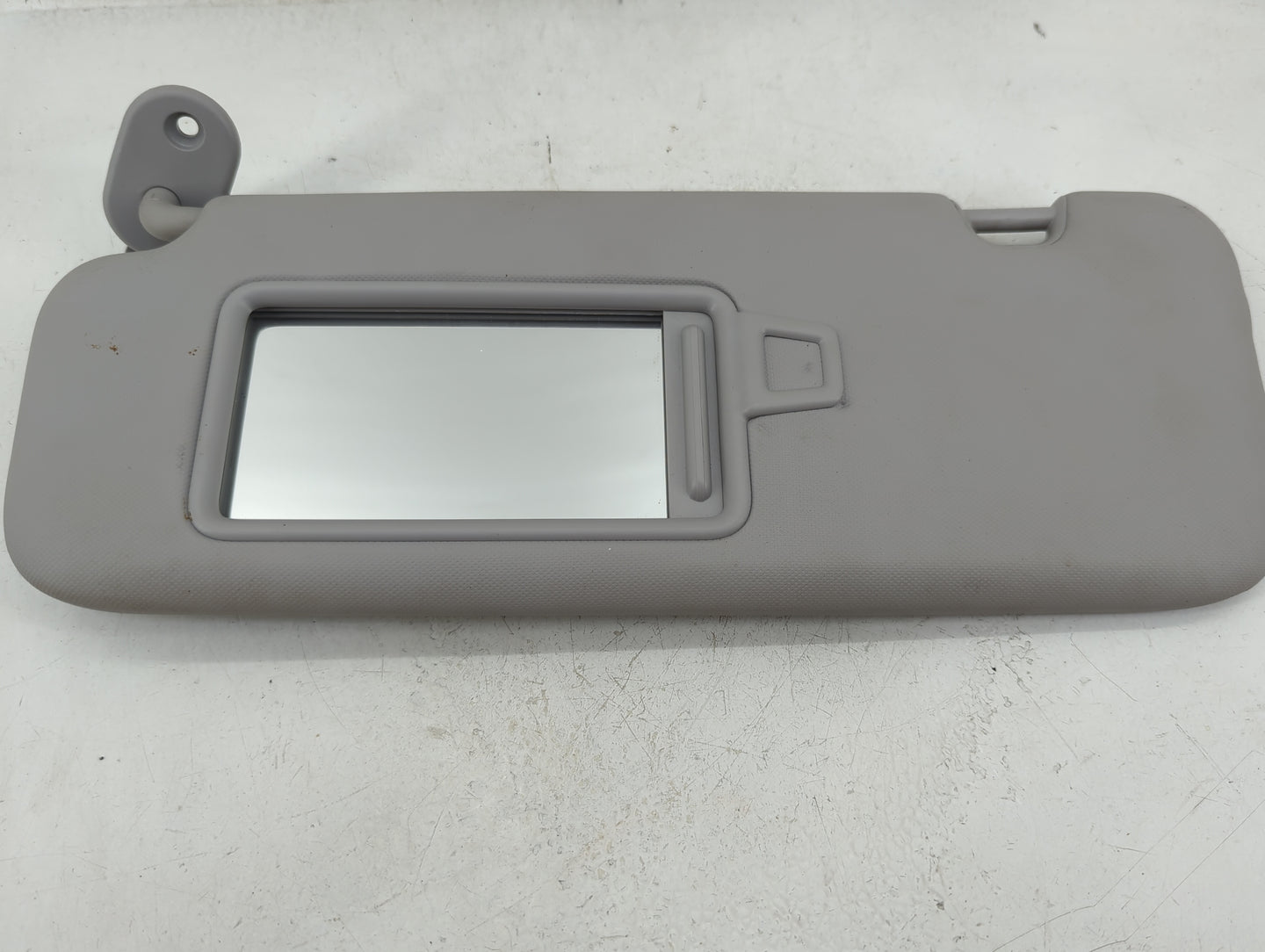 2017-2020 Hyundai Elantra Sun Visor Shade Replacement Passenger Right Mirror Fits Fits 2017 2018 2019 2020 OEM Used Auto Par