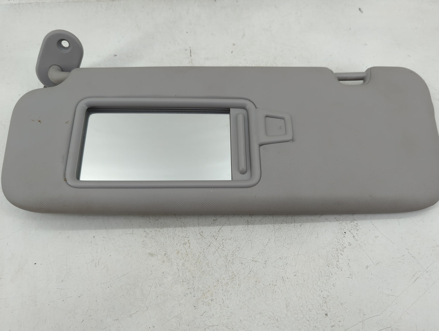 2017-2020 Hyundai Elantra Sun Visor Shade Replacement Passenger Right Mirror Fits Fits 2017 2018 2019 2020 OEM Used Auto Par