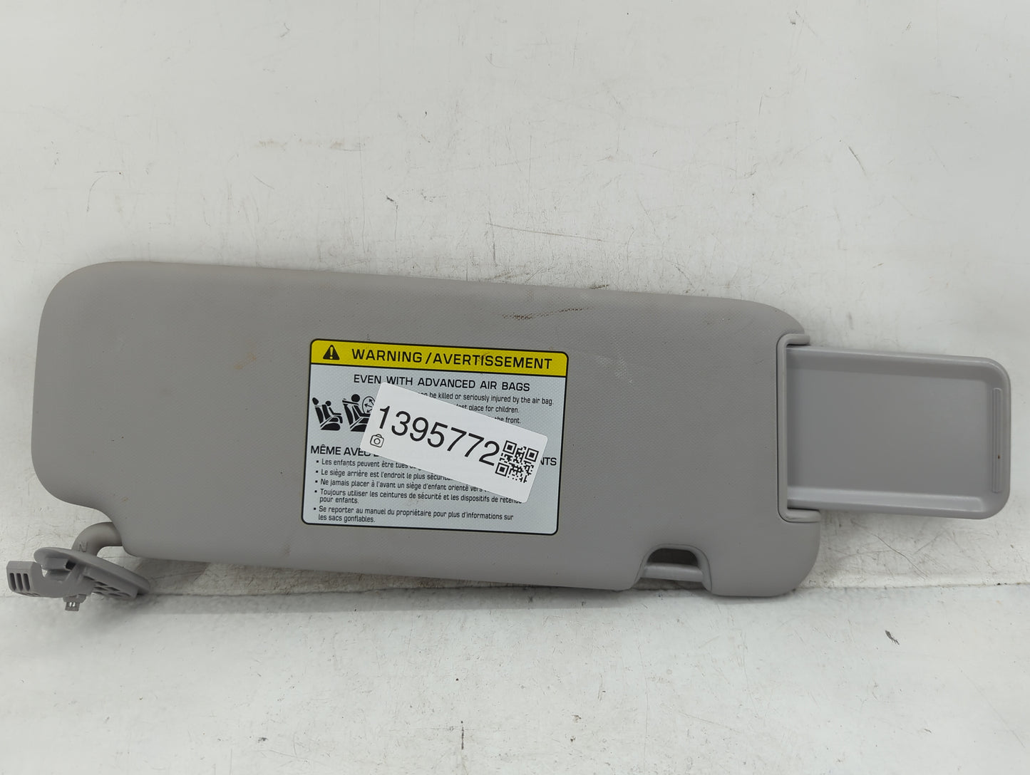 2017-2020 Hyundai Elantra Sun Visor Shade Replacement Passenger Right Mirror Fits Fits 2017 2018 2019 2020 OEM Used Auto Par