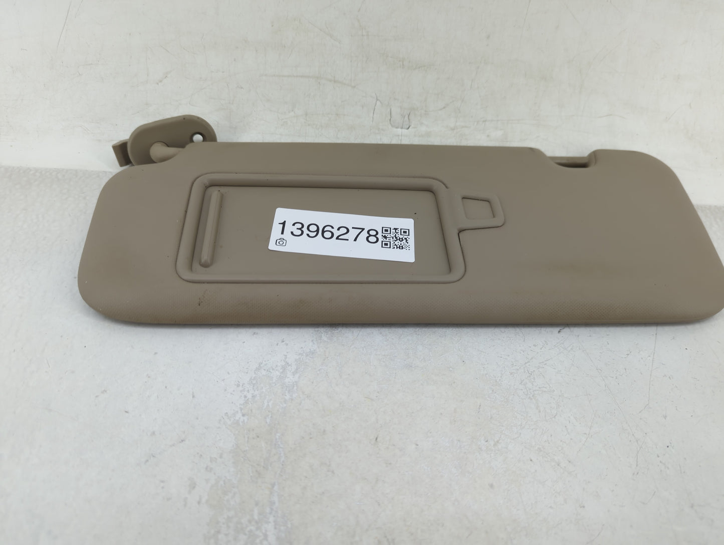 2017-2020 Hyundai Elantra Sun Visor Shade Replacement Passenger Right Mirror Fits Fits 2017 2018 2019 2020 OEM Used Auto Par