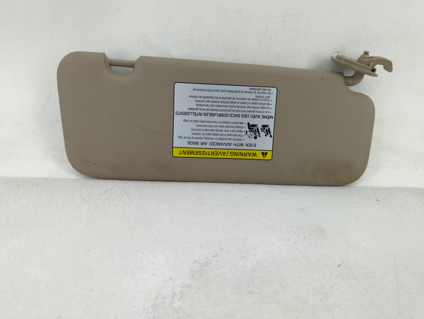 2017-2020 Hyundai Elantra Sun Visor Shade Replacement Passenger Right Mirror Fits Fits 2017 2018 2019 2020 OEM Used Auto Par
