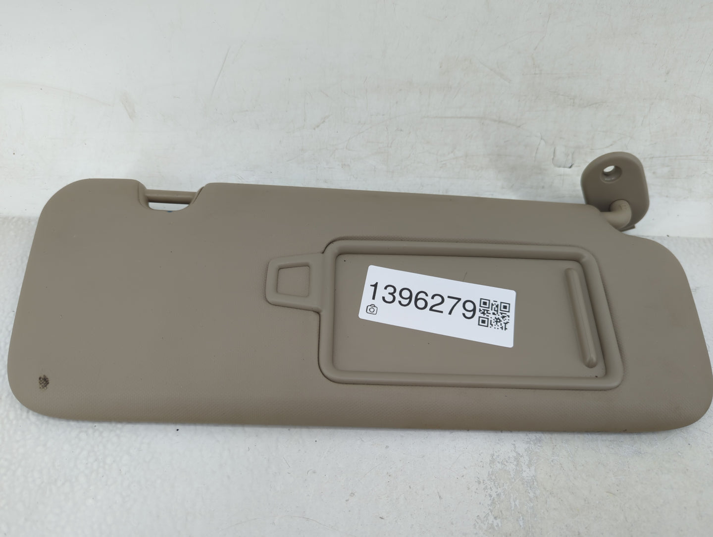 2017-2020 Hyundai Elantra Sun Visor Shade Replacement Driver Left Mirror Fits Fits 2017 2018 2019 2020 OEM Used Auto Parts -