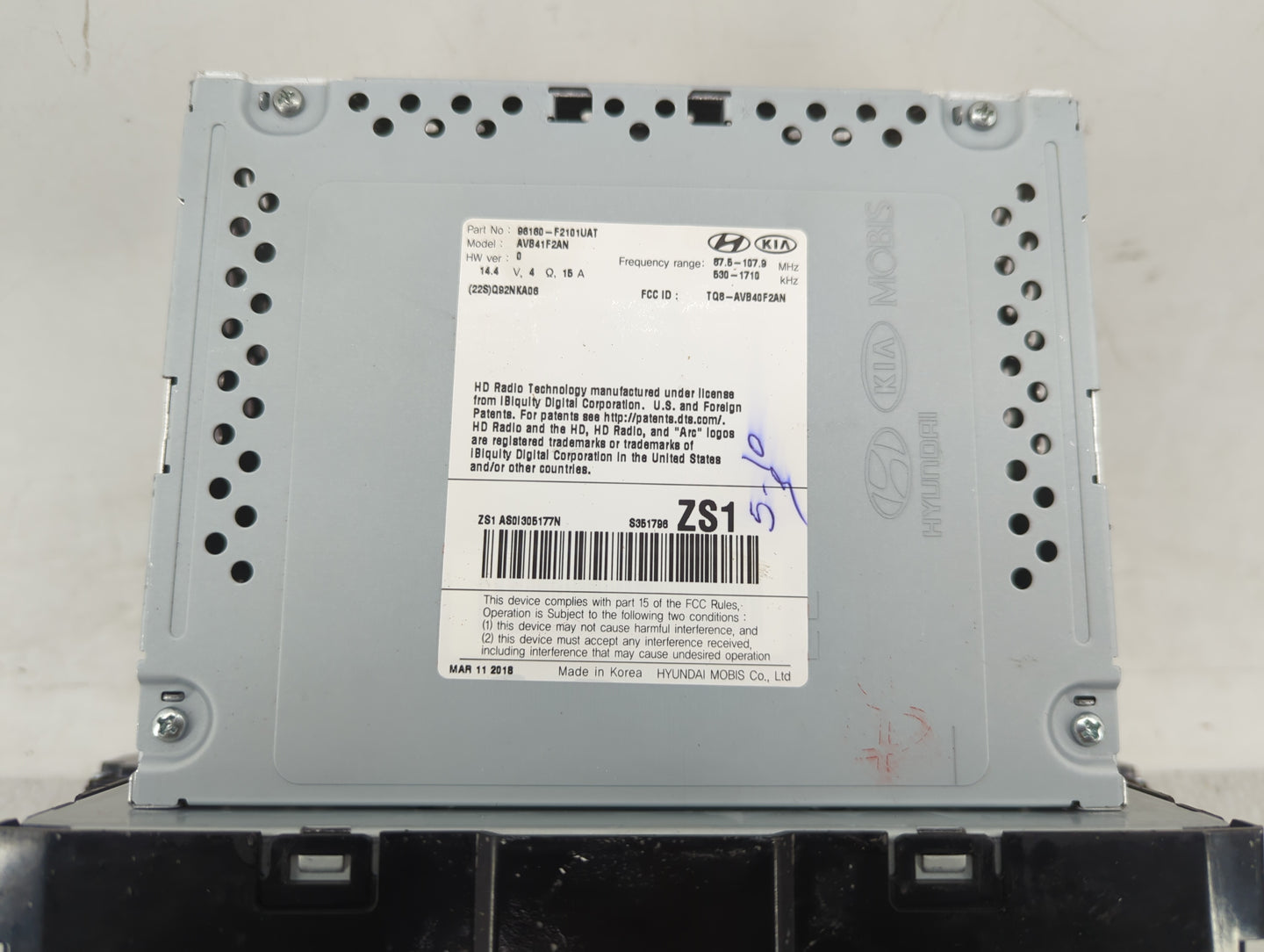 2017-2018 Hyundai Elantra Radio AM FM Cd Player Receiver Replacement P/N:96160-F201UAT Fits Fits 2017 2018 OEM Used Auto Par