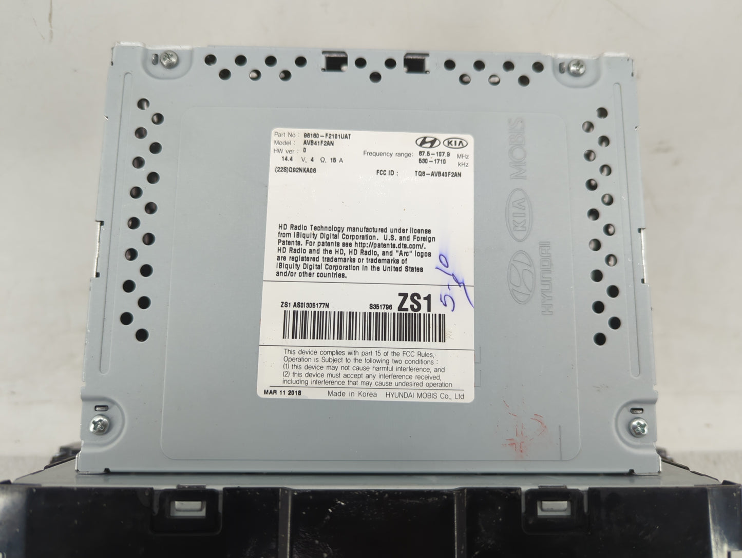 2017-2018 Hyundai Elantra Radio AM FM Cd Player Receiver Replacement P/N:96160-F201UAT Fits Fits 2017 2018 OEM Used Auto Par