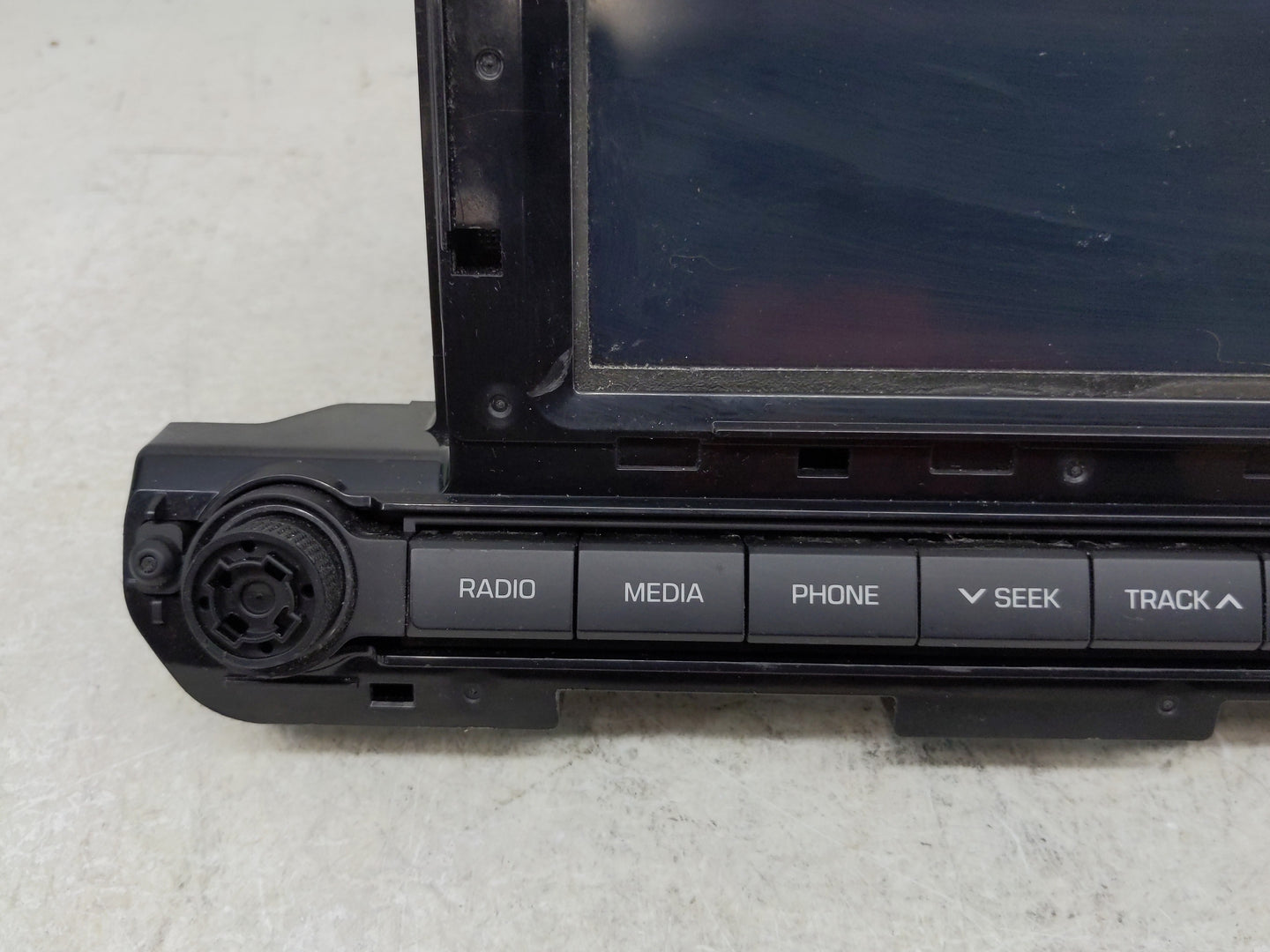 2017-2018 Hyundai Elantra Radio AM FM Cd Player Receiver Replacement P/N:96160-F2101UAT Fits Fits 2017 2018 OEM Used Auto Pa