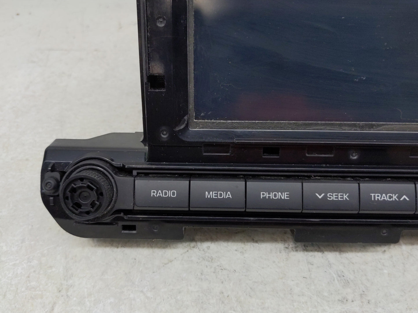 2017-2018 Hyundai Elantra Radio AM FM Cd Player Receiver Replacement P/N:96160-F2101UAT Fits Fits 2017 2018 OEM Used Auto Pa