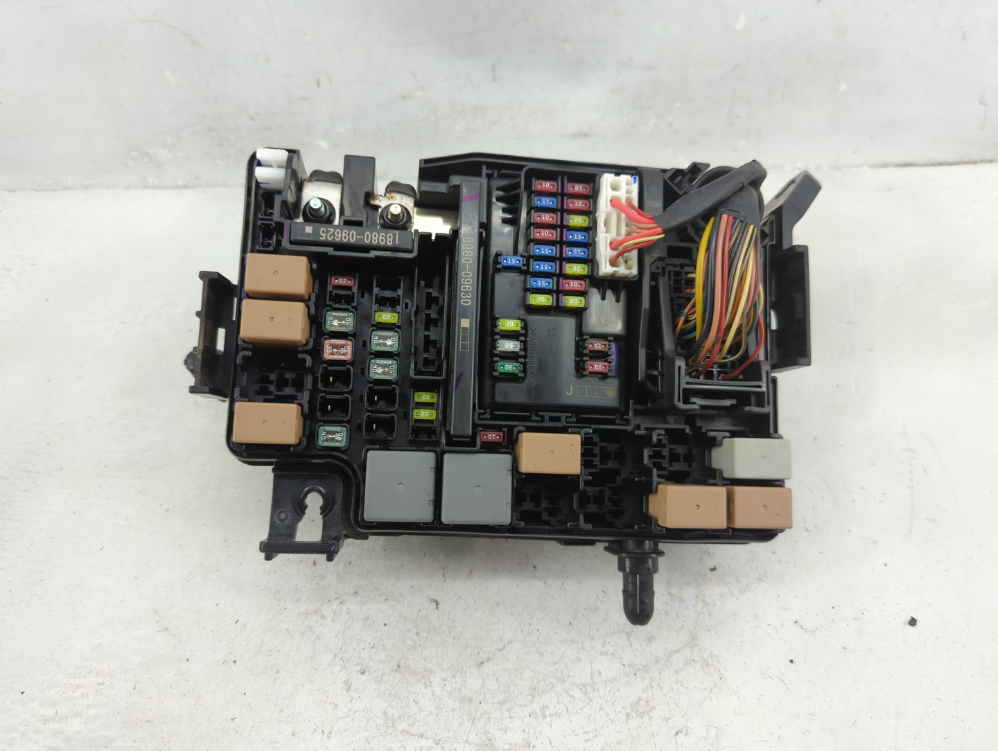 2018 Hyundai Elantra Fusebox Fuse Box Panel Relay Module Fits OEM Used Auto Parts - Oemusedautoparts1.com